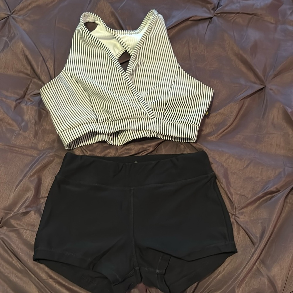 Honeycut dancewear set. Adult small.